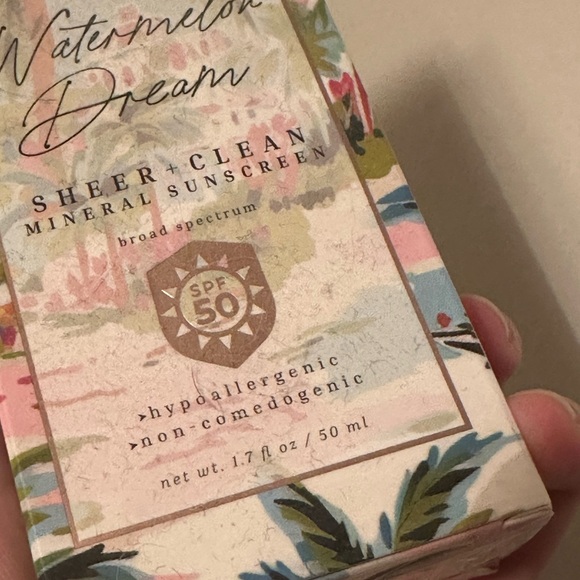 Dallas & James Watermelon Dream Mineral Sunscreen SPF 50 - Picture 3 of 5